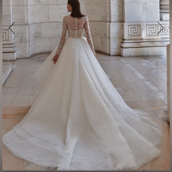 Size 16 Wona Concepts Natalie Wedding Dress Gown long sleeve sweetheart neckline - Picture 2 of 10